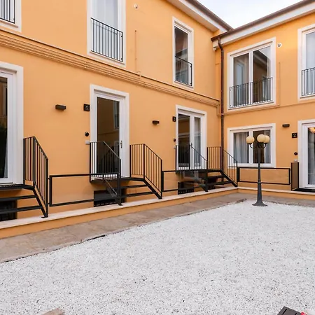 Apartahotel Seven Kings By Hostand Roma