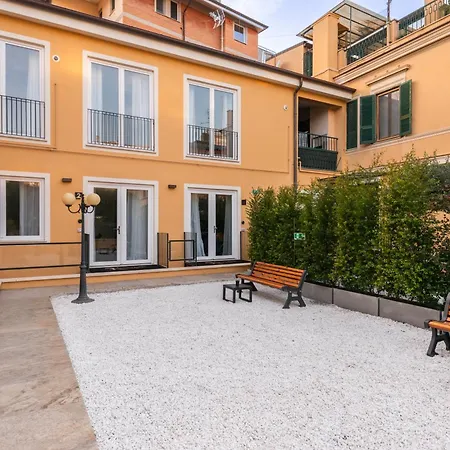 Apartahotel Seven Kings By Hostand Roma